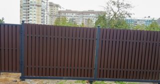 Купить распашные ворота из штакетника Великие Луки, цена от 2755 руб.